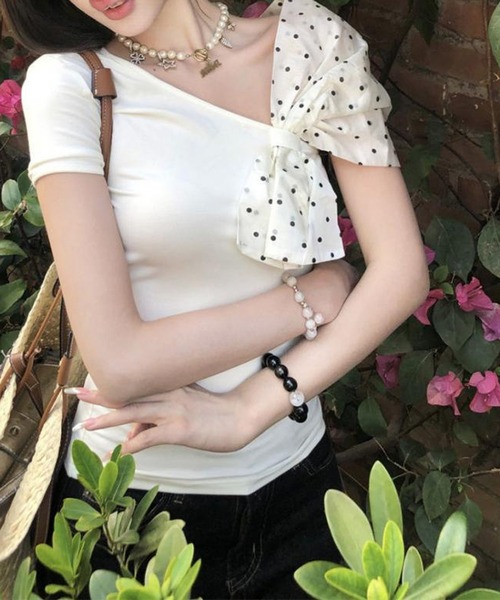 Nia(ニア)の「Nia(ニア)/ワンショルリボンフェミニントップス(Tシャツ/カットソー・レディース・ホワイト・MEDIUM/SMALL)」の8枚目の写真