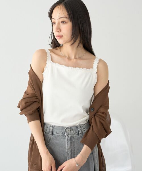 earth music&ecology（アースミュージックアンドエコロジー）の「カップ付レースキャミソール（キャミソール・レディース・オフホワイト/ブラウン/ブラック・FREE）」の2枚目の写真