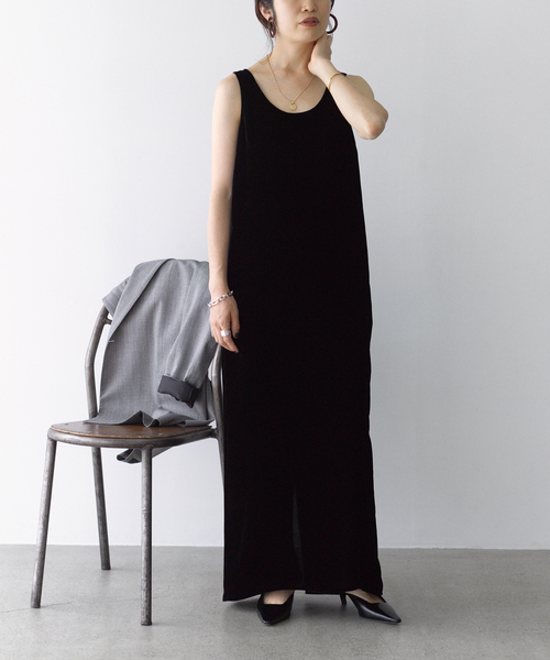 VERMEIL par iena(ヴェルメイユパーイエナ)の「Velvet ワンピース(ワンピース・レディース・ブラック/チャコールグレー・36/38)」の1枚目の写真