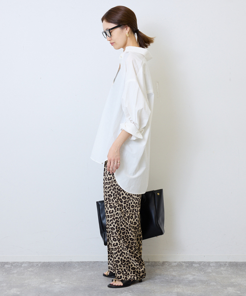 SLOBE IENA(スローブイエナ)の「コットンビックレギュラーシャツ(シャツ/ブラウス・レディース・ホワイト/サックスブルー/イエロー・FREE)」の6枚目の写真