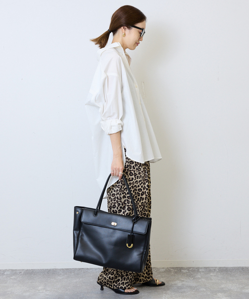 SLOBE IENA(スローブイエナ)の「コットンビックレギュラーシャツ(シャツ/ブラウス・レディース・ホワイト/サックスブルー/イエロー・FREE)」の7枚目の写真