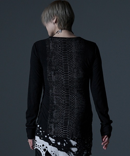 NOVESSEL(ノベセル)の「『NOVESSEL/ノベセル』パイソンロングスリーブテレコカットソー【Y】【CN】(Tシャツ/カットソー・メンズ・ホワイト/ブラック・FREE)」の7枚目の写真