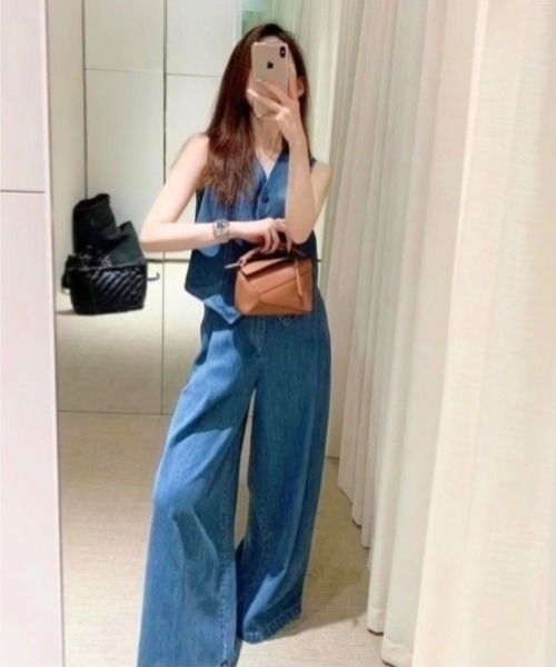 FAVORITO(ファヴォリート)の「デニムノースリーブトップスパンツセットアップ(セットアップ・レディース・ブルー・S/XL/L/M)」の4枚目の写真
