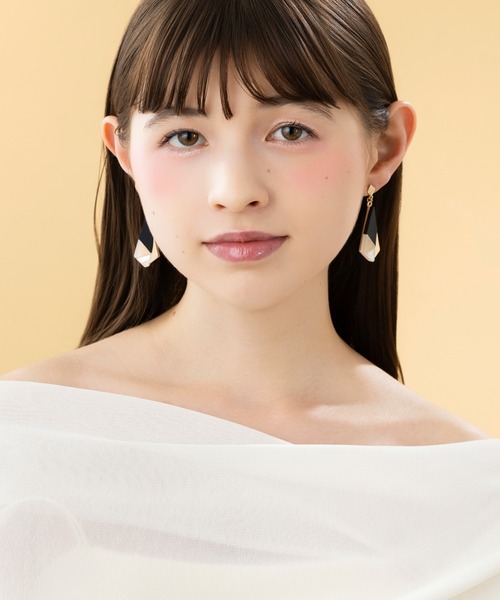 LA MUe(ラミュー)の「【LA MUE】ニッケルフリー アクリル ロング ピアス(ピアス(両耳用)・レディース・ブルー/ブラック/ホワイト・FREE)」の11枚目の写真