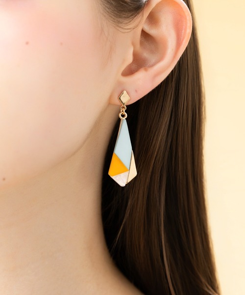 LA MUe(ラミュー)の「【LA MUE】ニッケルフリー アクリル ロング ピアス(ピアス(両耳用)・レディース・ブルー/ブラック/ホワイト・FREE)」の12枚目の写真