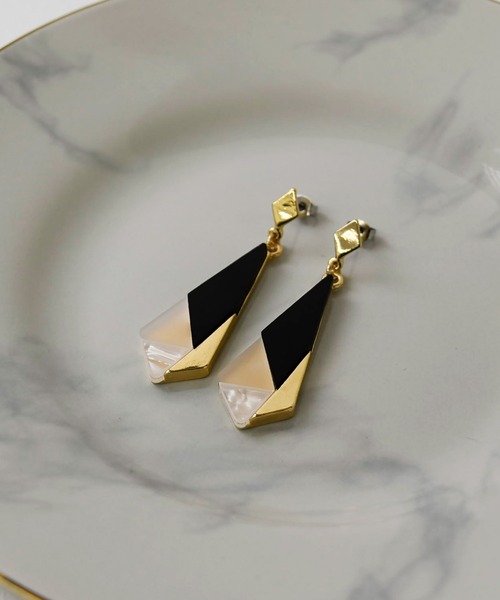 LA MUe(ラミュー)の「【LA MUE】ニッケルフリー アクリル ロング ピアス(ピアス(両耳用)・レディース・ブルー/ブラック/ホワイト・FREE)」の17枚目の写真