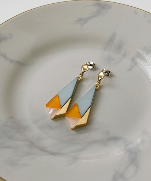 LA MUe(ラミュー)の「【LA MUE】ニッケルフリー アクリル ロング ピアス(ピアス(両耳用)・レディース・ブルー/ブラック/ホワイト・FREE)」の18枚目の写真