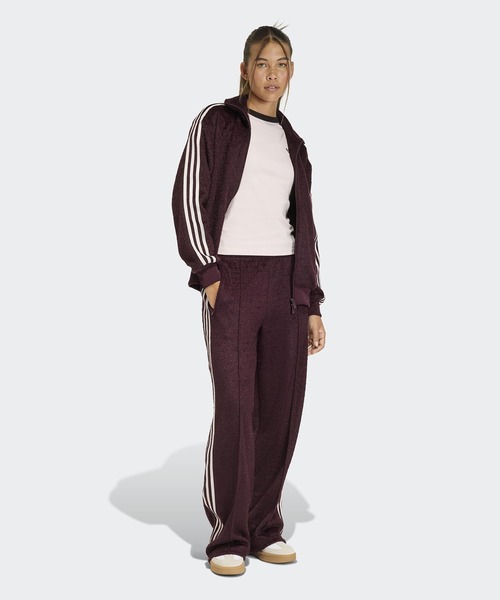 adidas(アディダス)の「アディダス オリジナルス モヘヤ ファイアバード ルーズ トラックパンツ / アディダスオリジナルス adidas Originals(スウェットパンツ・レディース・レッド・XX-LARGE/LARGE/MEDIUM/SMALL/X-LARGE/X-SMALL)」の3枚目の写真