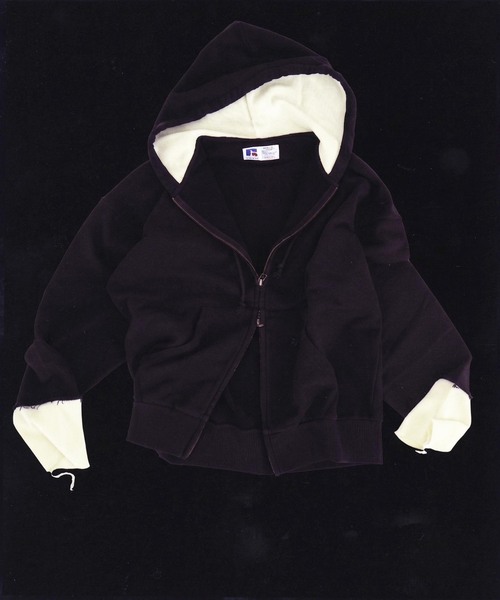 Russell Athletic（ラッセルアスレティック）の「RUSSELL ATHLETIC / ラッセル アスレティック 別注 Layered Zip Hoodie（パーカー・メンズ・ブラック/グレー・MEDIUM/LARGE）」の3枚目の写真