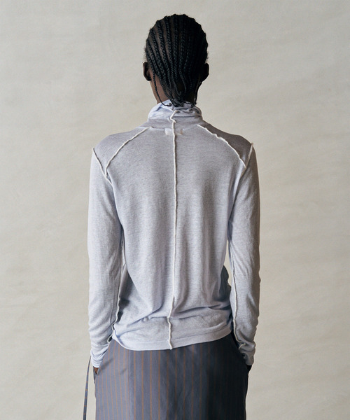 UNFIL（アンフィル）の「UNFIL アンフィル / cashmere&supima cotton gauze jersey turtle-neck Tee カシミアスーピマコットンガーゼジャージータートルネックTシャツ / WXFL-UW104（Tシャツ/カットソー・レディース・オフホワイト/ライトブルー/バーガンディー・1）」の5枚目の写真