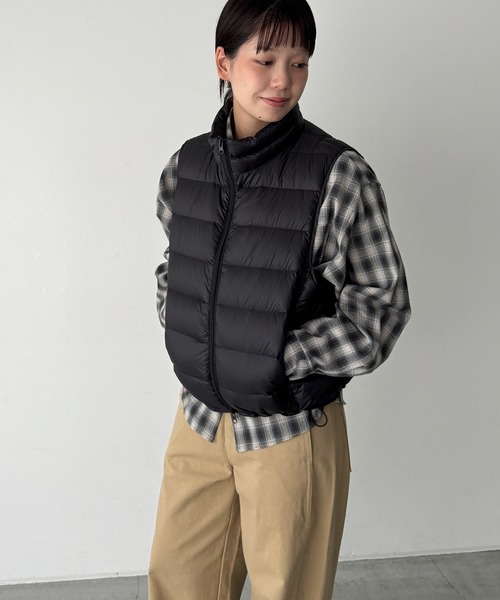 CANAL JEAN(キャナルジーン)の「Lakey Park スタンドカラーダウンベスト(ダウンベスト・レディース・ブラウン/イエロー/ブラック・ONE SIZE)」の20枚目の写真
