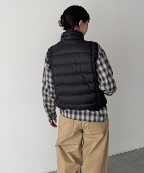 CANAL JEAN(キャナルジーン)の「Lakey Park スタンドカラーダウンベスト(ダウンベスト・レディース・ブラウン/イエロー/ブラック・ONE SIZE)」の21枚目の写真