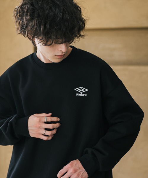 UMBRO（アンブロ）の「UMBRO アンブロ 別注コラボ オーバーサイズ裏起毛ワンポイントロゴ刺繍クルーネック長袖スウェット（スウェット・メンズ・杢グレー/チャコール/ブラック/ネイビー・L/XL/M）」の10枚目の写真
