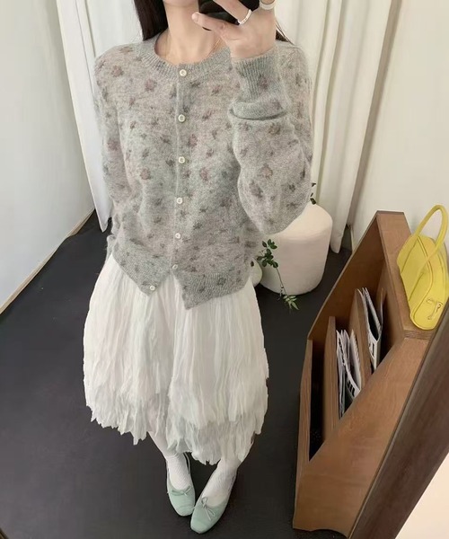 shyam inspiration(シャムインスピレーション)の「フラワープリントシアーカーディガン(カーディガン/ボレロ・レディース・グレー/パープル/アイボリー・F)」の5枚目の写真