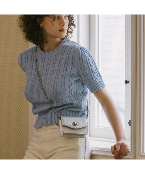 OVHEE(オヴェイ)の「ミニョンマイクロバッグ Mignon Micro Bag(メッセンジャーバッグ・レディース・ブラック/シルバー/クリーム/ライトピンク・FREE)」の4枚目の写真