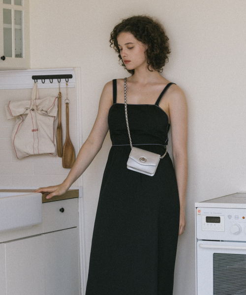 OVHEE(オヴェイ)の「ミニョンマイクロバッグ Mignon Micro Bag(メッセンジャーバッグ・レディース・ブラック/シルバー/クリーム/ライトピンク・FREE)」の18枚目の写真