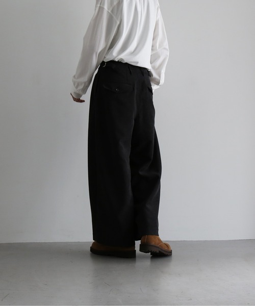 my beautiful landlet（マイビューティフルランドレット）の「my beautiful landlet 2 tuck corduroy wide pants（その他パンツ・メンズ・ブラック/グレー・0）」の4枚目の写真