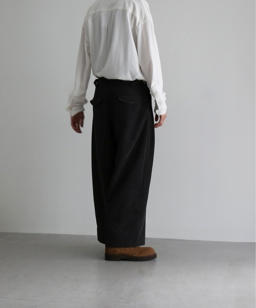 my beautiful landlet（マイビューティフルランドレット）の「my beautiful landlet 2 tuck corduroy wide pants（その他パンツ・メンズ・ブラック/グレー・0）」の3枚目の写真
