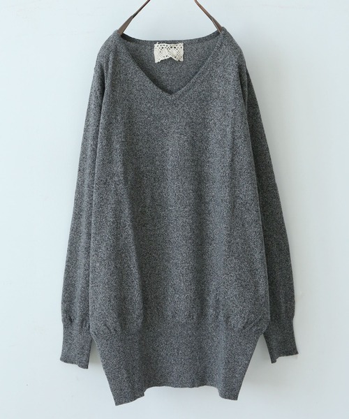 n'OrLABEL（ノアールレーベル）の「『ゆるやかVネックシンプル綿ニット』（ニット/セーター・レディース・ブルー/ライトグレー/サンドグレー/グリーン/ブラック/ライトベージュ/カーキ/オートミール/チャコールグレー/ターメリック/マジェンタ/ワイン/ブルー系その他/グレー系その他/ネイビー/レッド/オレンジ/ブルー系その他2/ブラウン/ターコイズブルー/コーラルピンク/イエロー/スモークピンク/スカイブルー/モスグリーン/コバルトブルー/ラベンダー/ライトブルー/パープル/マスタード/ベージュ系/グレイッシュブルー・1/2/3）」の5枚目の写真