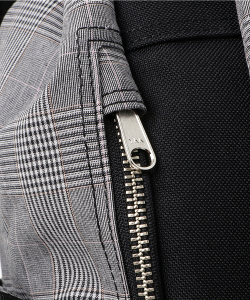 HEAD PORTER（ヘッドポーター）の「SAVILLE/RUCKSACK（バックパック/リュック・メンズ・グレー/ネイビー・ONE SIZE）」の5枚目の写真