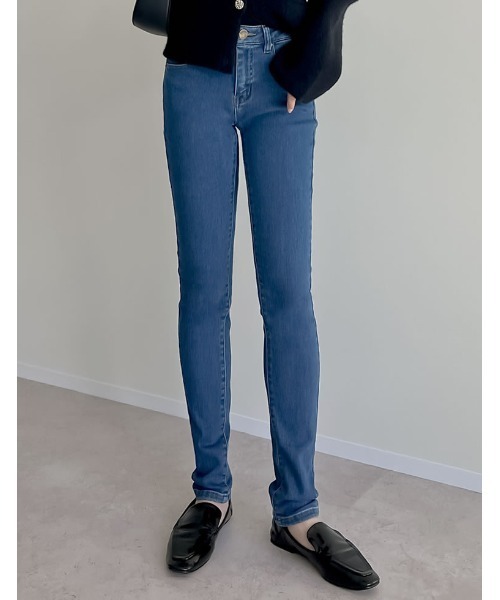 Re:EDIT（リエディ）の「[累計販売枚数12万枚突破！][大きい/小さいサイズ有]裏起毛ストレッチスキニーデニムパンツ（デニムパンツ・レディース・グレー/ブルー/ダークネイビー/ダークブルー/ネイビー/ブラック・XX-LARGE/MEDIUM/LARGE/X-LARGE/SMALL/XXX-LARGE/X-SMALL）」の4枚目の写真