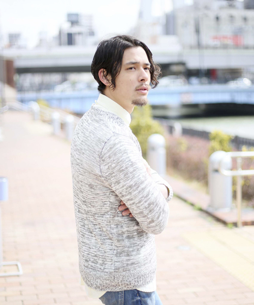 gim（ジム）の「【gim/ジム】綿麻スラブクルーネックニット（ニット/セーター・メンズ・グレー/ベージュ・MEDIUM/LARGE）」の8枚目の写真