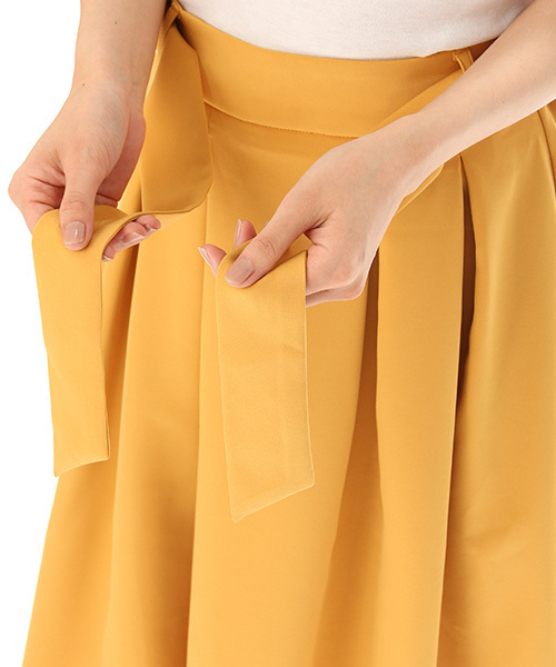 Honeys(ハニーズ)の「ベルト付ミディ丈フレアスカート(スカート・レディース・ブラック/ネイビー/レッド系その他/イエロー/グリーン・S/M/L)」の12枚目の写真