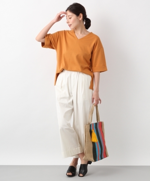 LEPSIM（レプシィム）の「ポンチベーシックVネックプルオーバー5S　786131（Tシャツ/カットソー・レディース・ブラック/ネイビー/オフホワイト/グリーン/キャメル・FREE）」の15枚目の写真