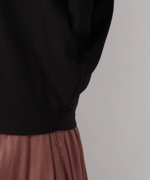 LEPSIM（レプシィム）の「ポンチベーシックVネックプルオーバー5S　786131（Tシャツ/カットソー・レディース・ブラック/ネイビー/オフホワイト/グリーン/キャメル・FREE）」の21枚目の写真