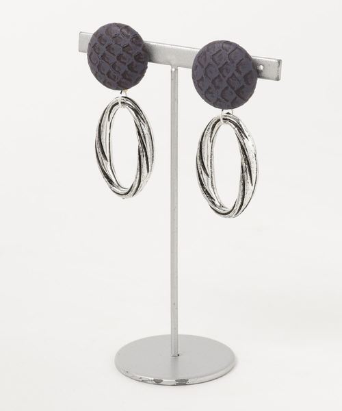 tone(トーン)の「【manatula】合成皮革/アンティークシルバーピアス(ピアス(両耳用)・レディース・グレー/ネイビー・FREE)」の1枚目の写真