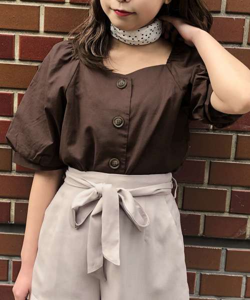 one after another NICE CLAUP(ワンアフターアナザーナイスクラップ)の「リネン風フリルショートパンツ(デニムパンツ・レディース・ブラック/ベージュ/テラコッタ・FREE)」の4枚目の写真