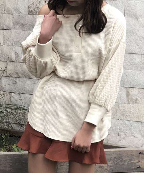 one after another NICE CLAUP(ワンアフターアナザーナイスクラップ)の「リネン風フリルショートパンツ(デニムパンツ・レディース・ブラック/ベージュ/テラコッタ・FREE)」の9枚目の写真