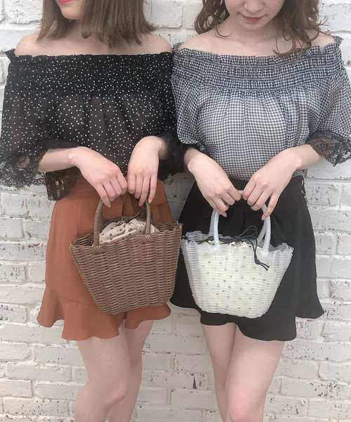 one after another NICE CLAUP(ワンアフターアナザーナイスクラップ)の「リネン風フリルショートパンツ(デニムパンツ・レディース・ブラック/ベージュ/テラコッタ・FREE)」の17枚目の写真