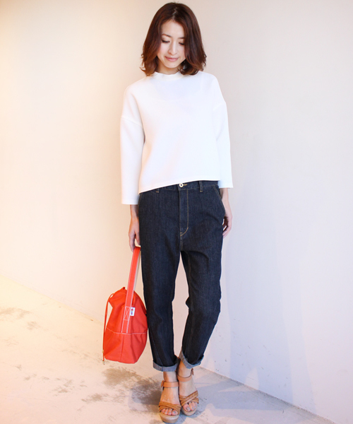 BEAUTY&YOUTH UNITED ARROWS(ビューティーアンドユースユナイテッドアローズ)の「by ※∵デニムテーパード9分丈パンツ◆(デニムパンツ・レディース・ホワイト/ネイビー/コバルトブルー/ロイヤルブルー・MEDIUM/LARGE/SMALL)」の7枚目の写真