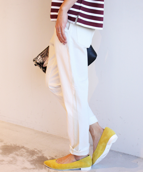 BEAUTY&YOUTH UNITED ARROWS(ビューティーアンドユースユナイテッドアローズ)の「by ※∵デニムテーパード9分丈パンツ◆(デニムパンツ・レディース・ホワイト/ネイビー/コバルトブルー/ロイヤルブルー・MEDIUM/LARGE/SMALL)」の8枚目の写真