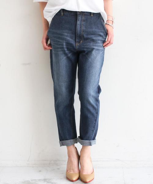 BEAUTY&YOUTH UNITED ARROWS(ビューティーアンドユースユナイテッドアローズ)の「by ※∵デニムテーパード9分丈パンツ◆(デニムパンツ・レディース・ホワイト/ネイビー/コバルトブルー/ロイヤルブルー・MEDIUM/LARGE/SMALL)」の4枚目の写真