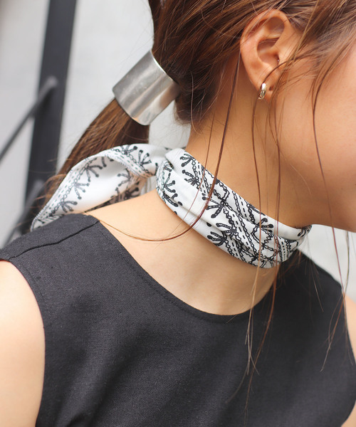 CANAL JEAN�i�L���i���W�[���j�́uvia j(���B�A�W�F�C) �`�F�[�����X�J�[�t�i�o���_�i/�X�J�[�t�j�v�b�z���C�g