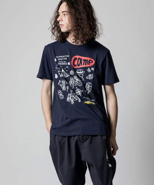 THE MORNING AFTER(ザ モーニング アフター)の「[ WOODS / ウッズ } campプリントT(Tシャツ/カットソー・メンズ・ホワイト/ブラック/ネイビー・MEDIUM/LARGE/X-LARGE)」の2枚目の写真