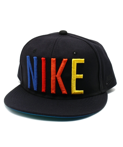 BEAMS BOY（ビームスボーイ）の「NIKE / NIKE BLAZER RAINBOW PACK CAP（キャップ・レディース・ホワイト/ブラック・ONE SIZE）」の2枚目の写真