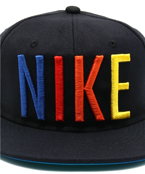 BEAMS BOY（ビームスボーイ）の「NIKE / NIKE BLAZER RAINBOW PACK CAP（キャップ・レディース・ホワイト/ブラック・ONE SIZE）」の8枚目の写真