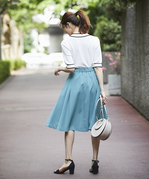 12Twelve Agenda（トゥエルブ　アジェンダ）の「配色ボウタイ5分袖ニットプルオーバー（ニット/セーター・レディース・ベージュ/ネイビー/ブラック/オフホワイト・M）」の9枚目の写真