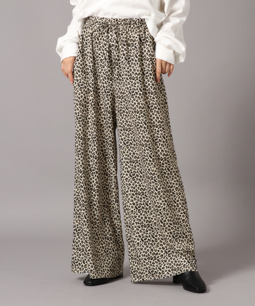 LOWRYS FARM（ローリーズファーム）の「ウエストイージーパンツ　852204（その他パンツ・レディース・ブラウン/レッド/アイボリー/レオパード・FREE）」の4枚目の写真