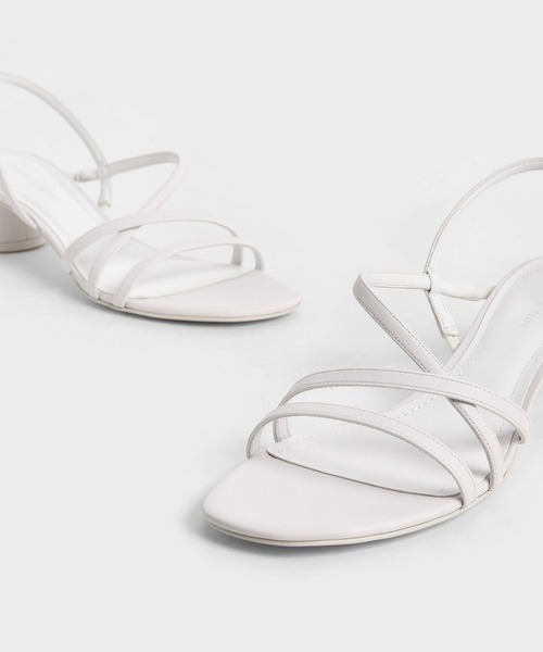 CHARLES & KEITH(チャールズ & キース)の「ストラッピー シリンドリカルヒールサンダル / Strappy Cylindrical Heel Sandals(サンダル・レディース・ライトブルー/イエロー/ゴールド・22.5cm/23cm/23.5cm/24.5cm/25cm/25.5cm)」の7枚目の写真