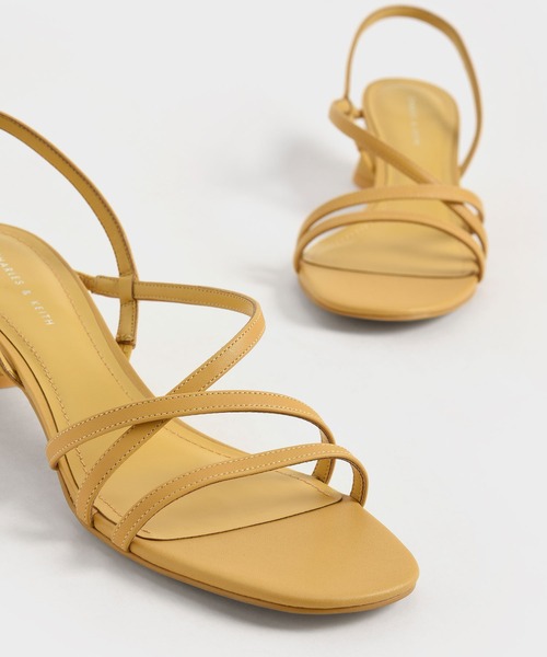 YELLO サンダル　GABRIELLE SANDALS YELLO サンダル GABRIELLE SANDALS - メルカリ