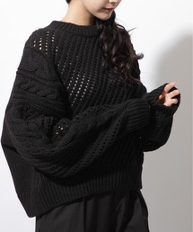 透かし柄ケーブルニット