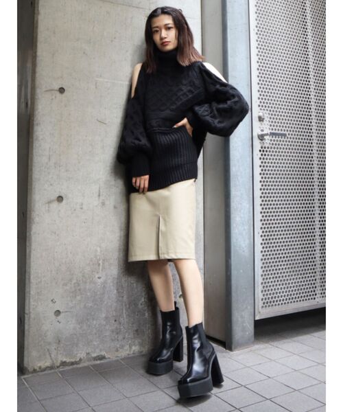 EMODA（エモダ）の「ポケットタイトミディスカート（スカート・レディース・ブラック/カーキ/ベージュ・SMALL/MEDIUM）」の10枚目の写真