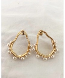 変形ピアスオンパール