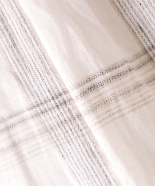 INED（イネド）の「パターンリネンシャツ《MONTI》（シャツ/ブラウス・レディース・オフホワイト/サックスブルー/ベージュ・9号/7号/11号）」の8枚目の写真