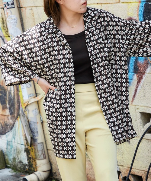 KANGOL（カンゴール）の「KANGOL/カンゴール 別注 ロゴ刺繍 ビッグシルエット 柄シャツ 総柄 オープンカラーシャツ アロハシャツ（シャツ/ブラウス・メンズ・ベージュ系その他/ブルー系その他5/ブラウン系その他/ブルー系その他4/ブラック系その他/ブルー系その他3/ブラック系その他2/ホワイト系その他/ブルー系その他2/ブルー系その他/その他2/ベージュ系その他2/その他/ブラウン系その他2・FREE）」の4枚目の写真