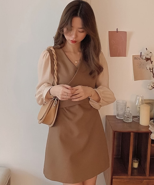 Girly Doll（ガーリードール）の「シアー袖ドッキングワンピース（ワンピース・レディース・キャメル/ブラック/ダークグレー/カーキ/ネイビー・L/M）」の7枚目の写真